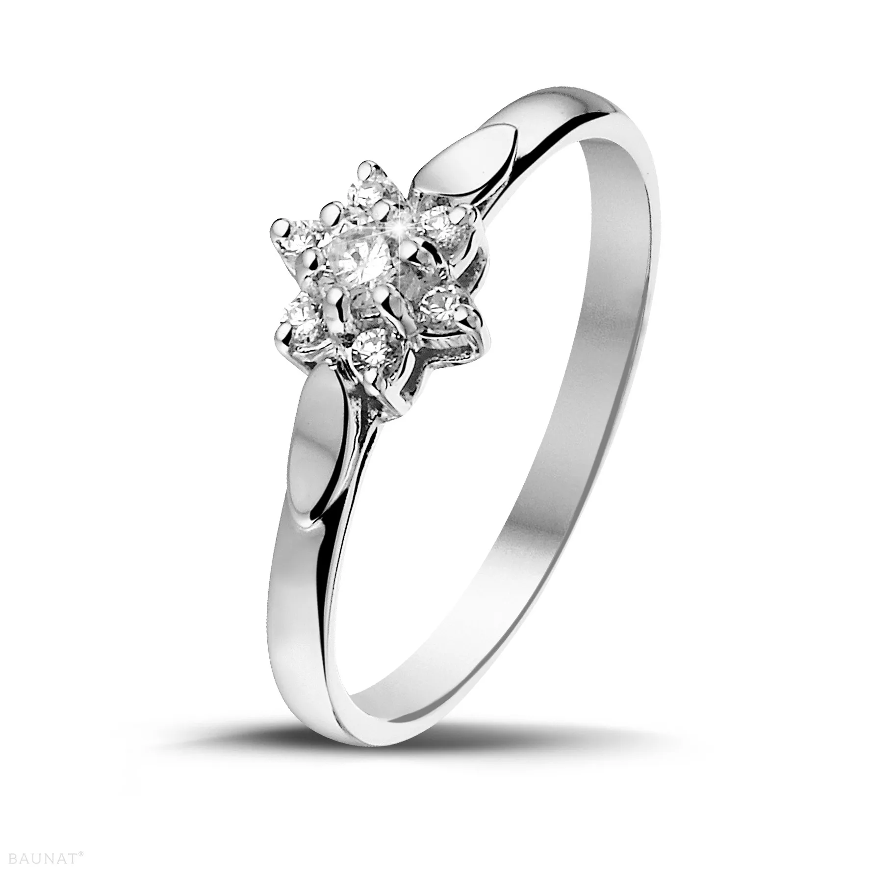 0.15 quilates anillo flor diamante en oro blanco 