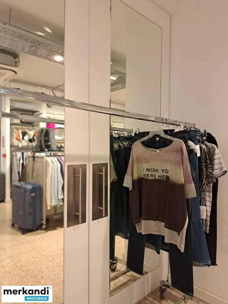 LOTE 173 DE ROPA, CALZADO Y BOLSOS DE MUJER, TEMPORADA PRIMAVERAVERANO