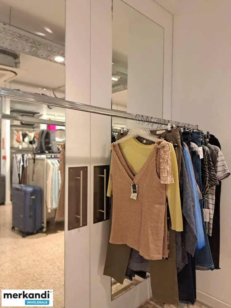 LOTE 173 DE ROPA, CALZADO Y BOLSOS DE MUJER, TEMPORADA PRIMAVERAVERANO
