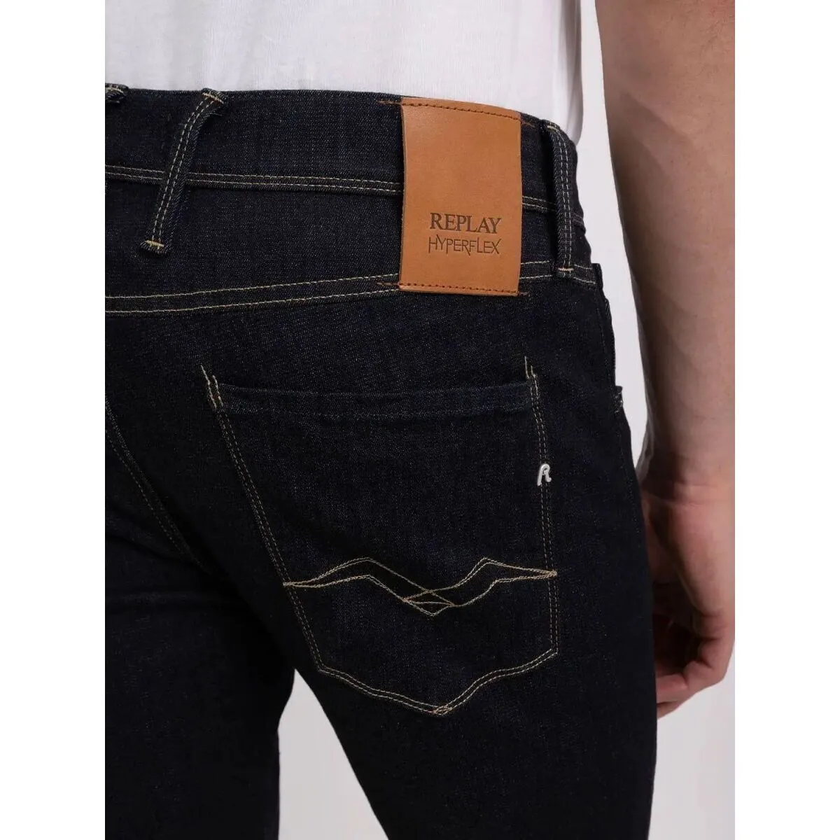 M914Y.661RI08  AMBASS11.5 OZ HYPERFLEX STRETCH