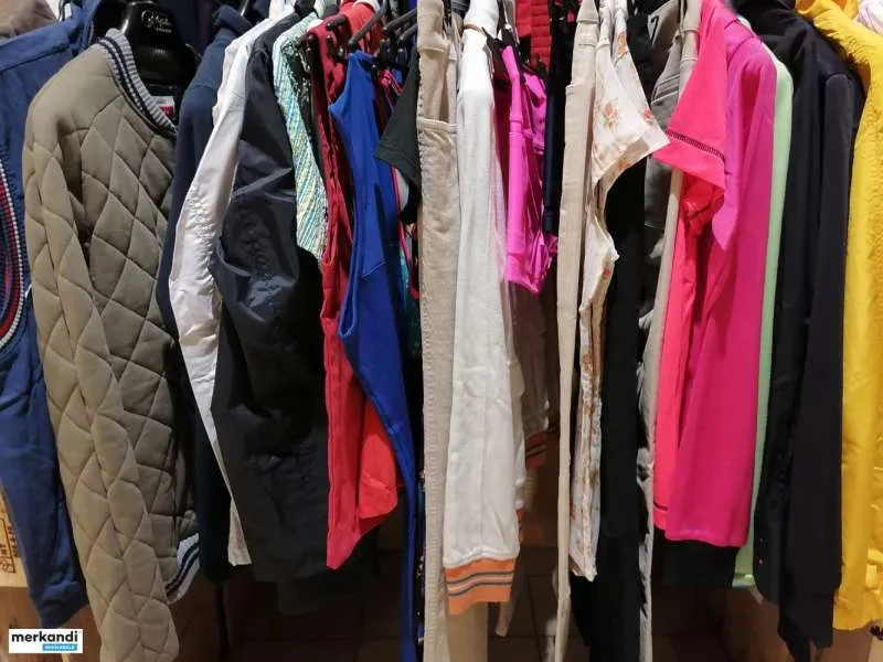 Mezcla de ropa de marca australiana al por mayor. Deporte.