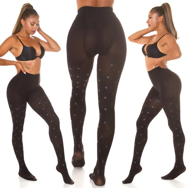 Pantys negras con lunares